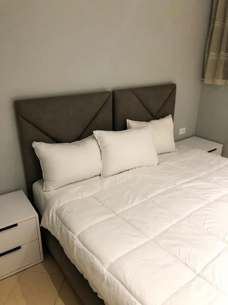 Holiday Home For Tourist 골렘 3*,  알바니아